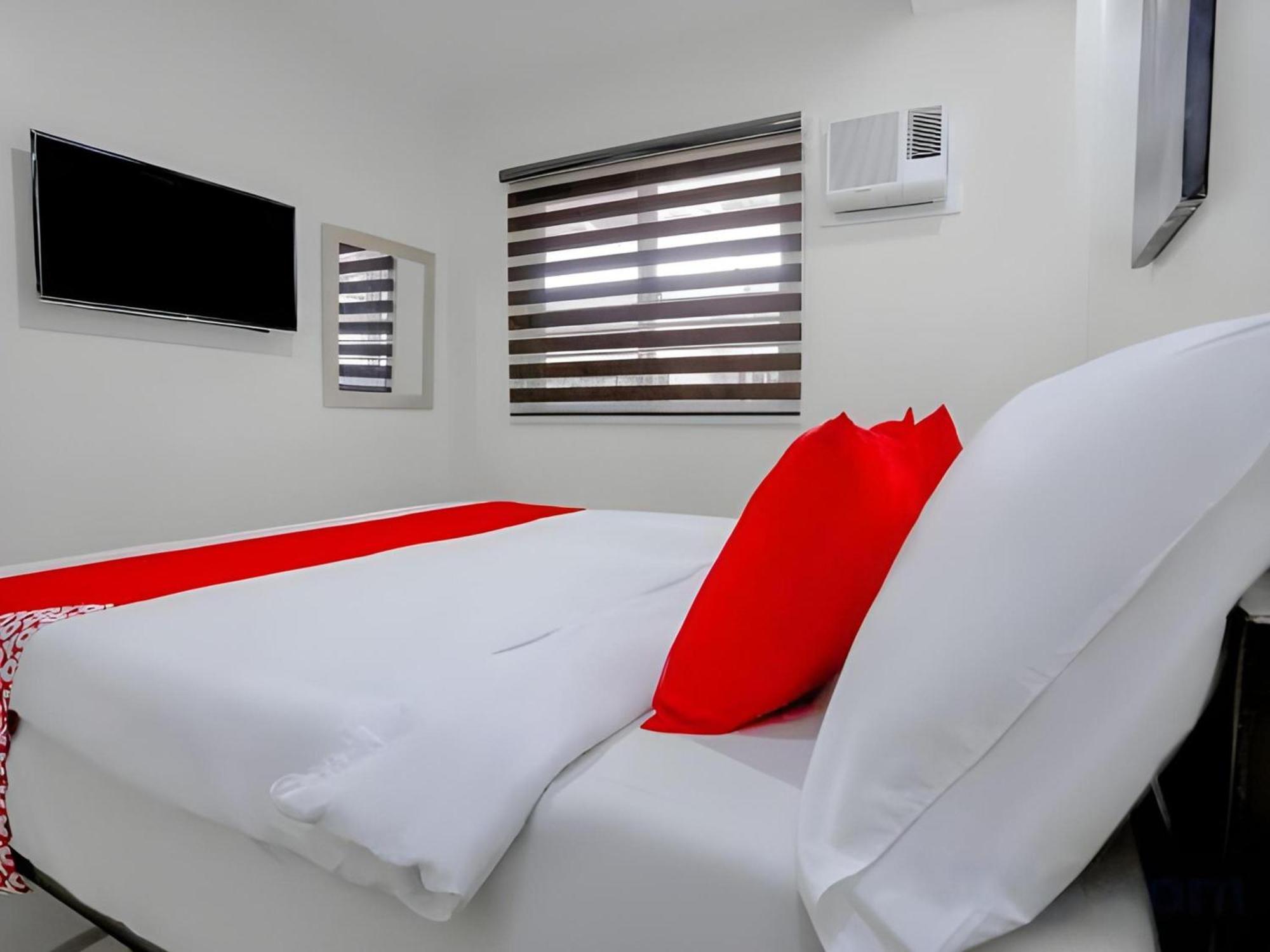 Ljenj Apartelle Near Clark Airport Mabalacat Exterior photo