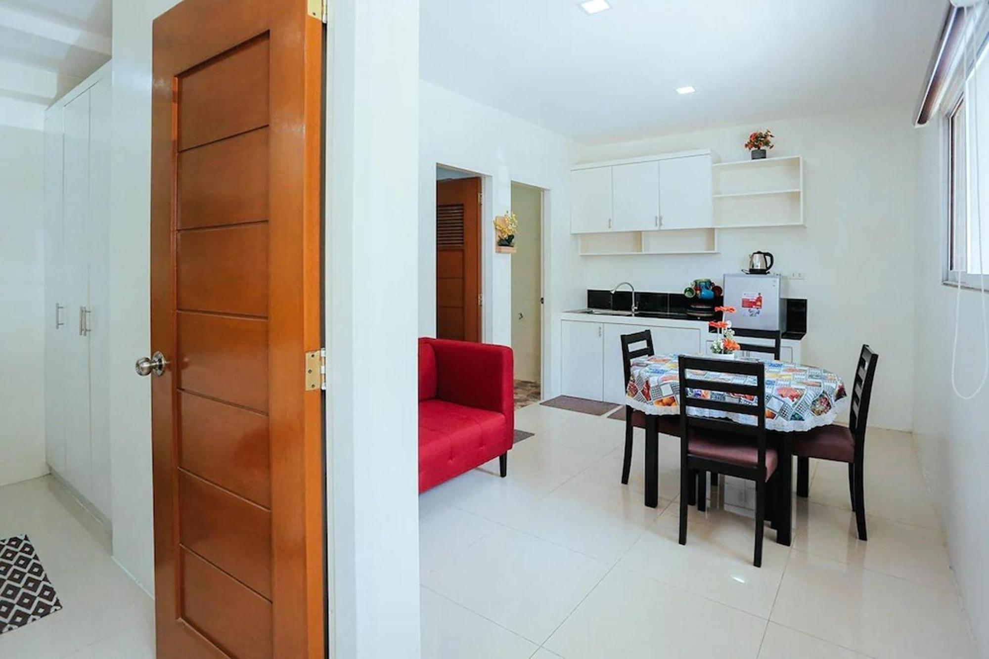 Ljenj Apartelle Near Clark Airport Mabalacat Exterior photo